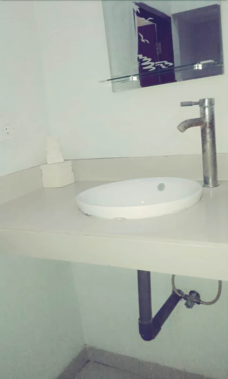 Bathroom sink 6