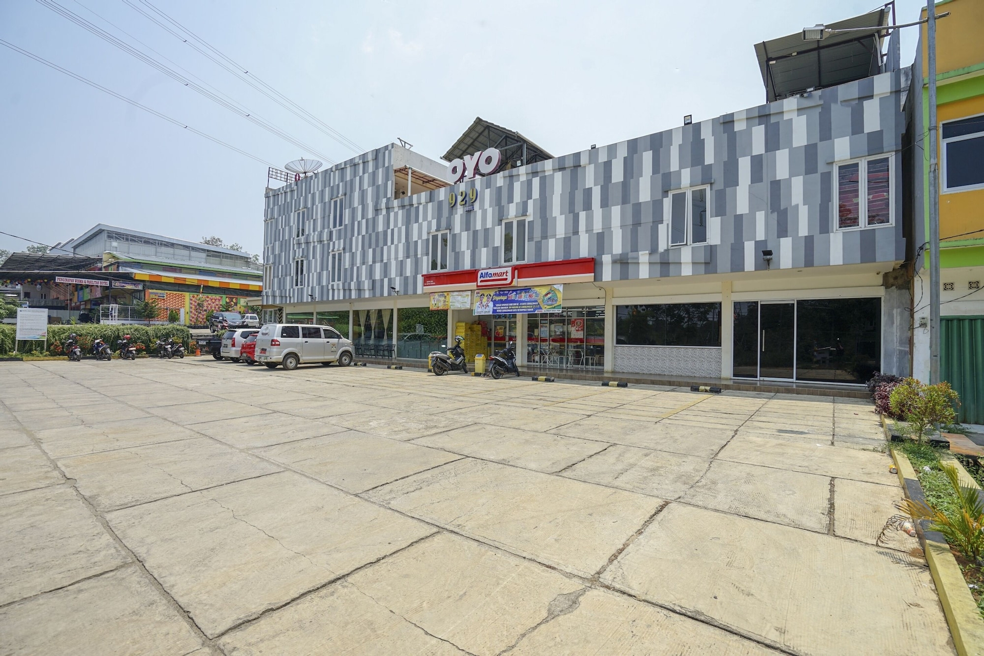 Exterior & Views 2, OYO 1727 Hotel 929 (tutup sementara), Lubuklinggau
