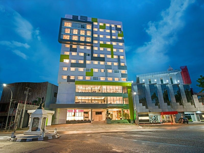 Exterior & Views 1, Whiz Prime Hotel Hasanuddin Makassar, Makassar
