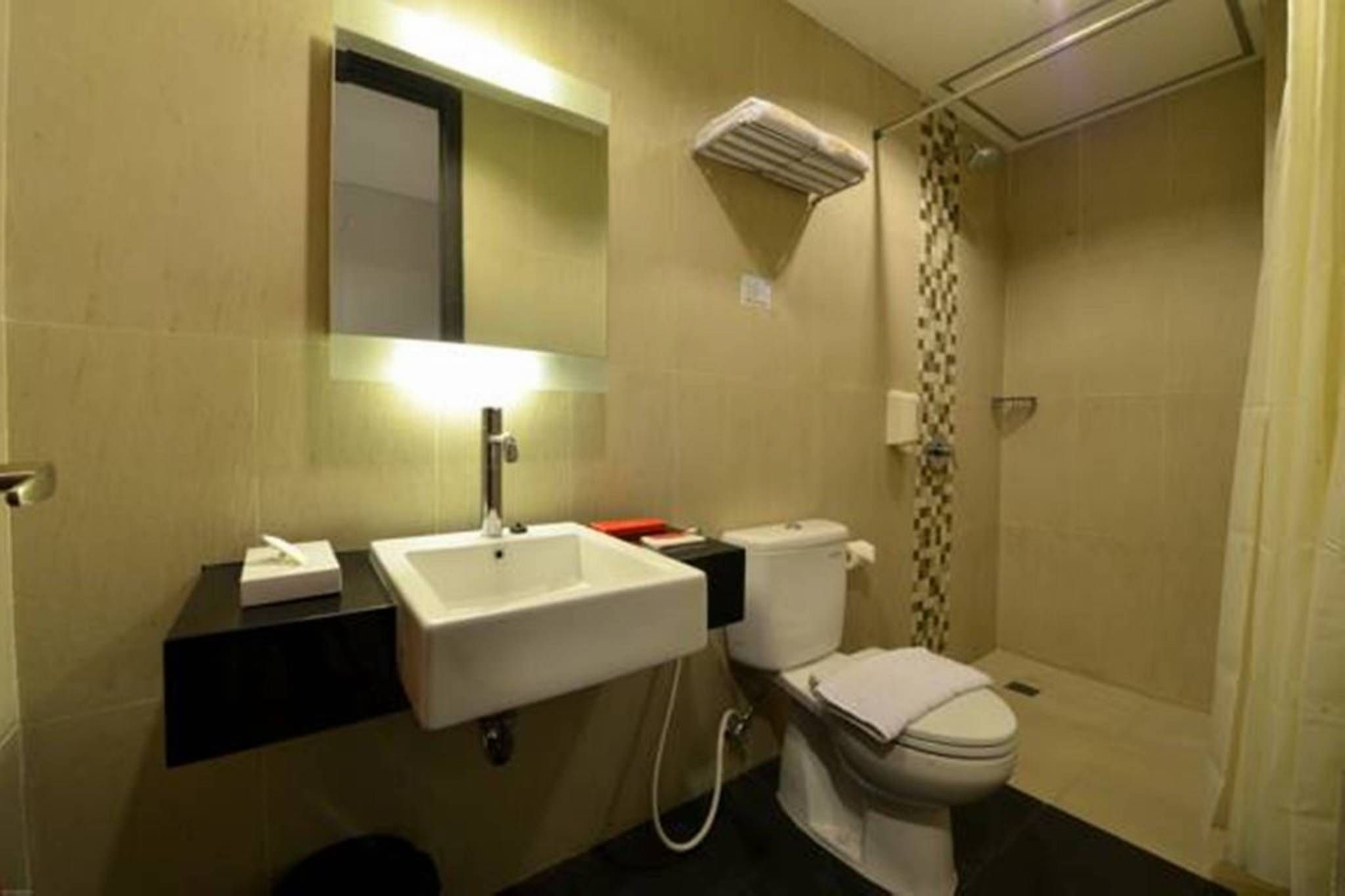 Others 4, D Hotel Jakarta, Jakarta Selatan