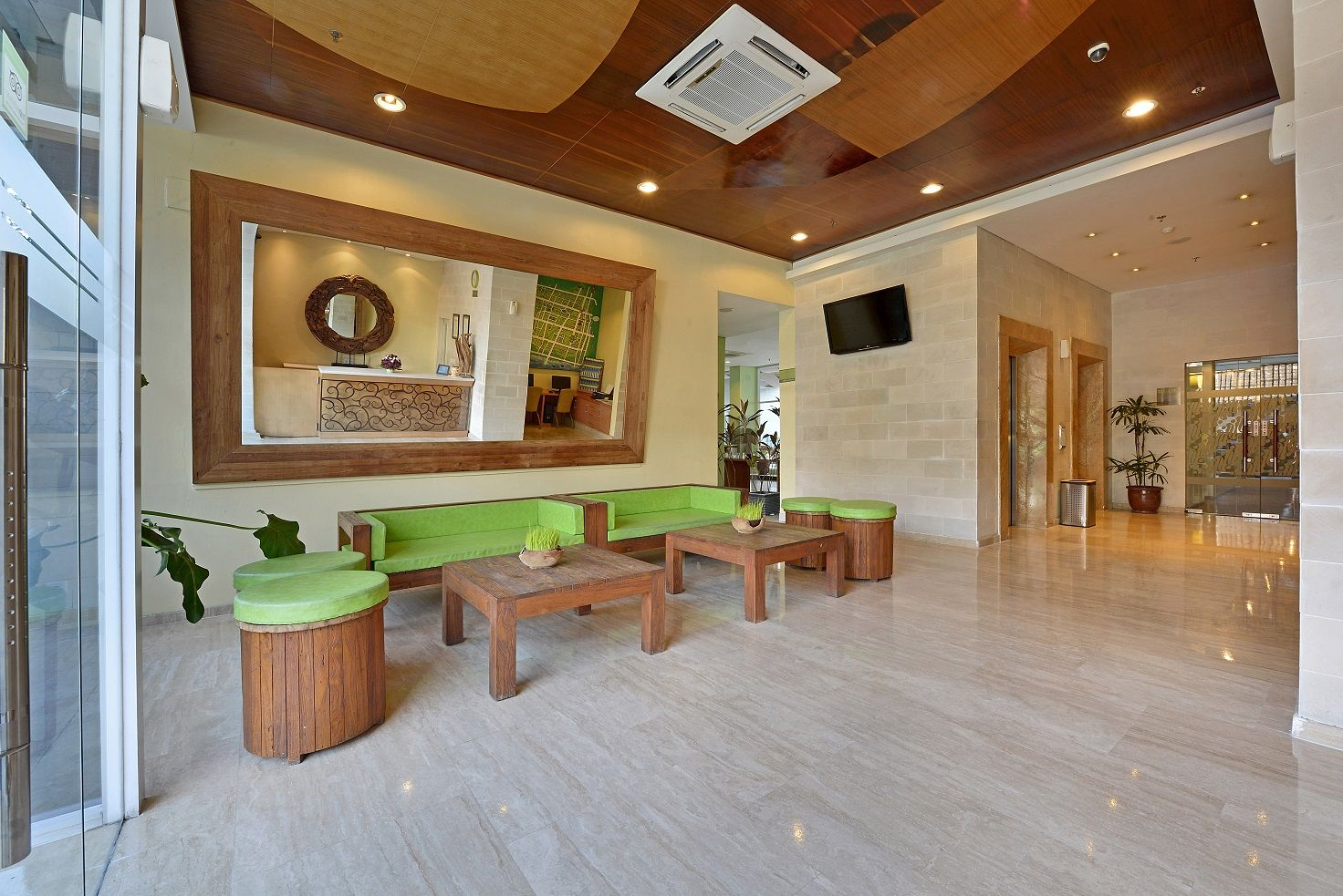Public Area 2, Whiz Hotel Malioboro Yogyakarta, Yogyakarta