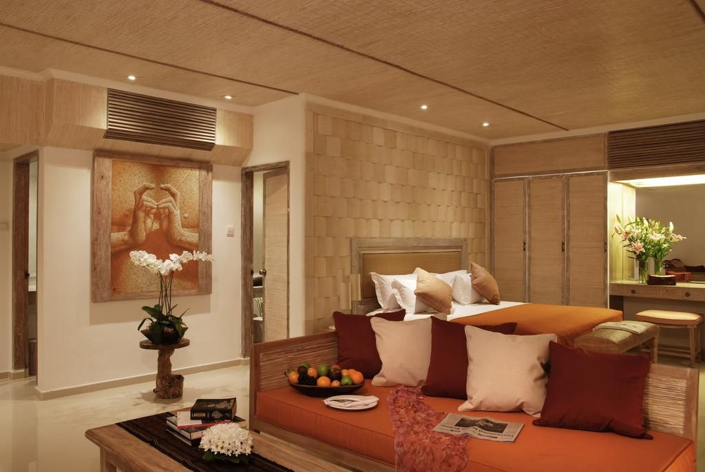 Suite Junior King - Pemandangan Kolam Renang