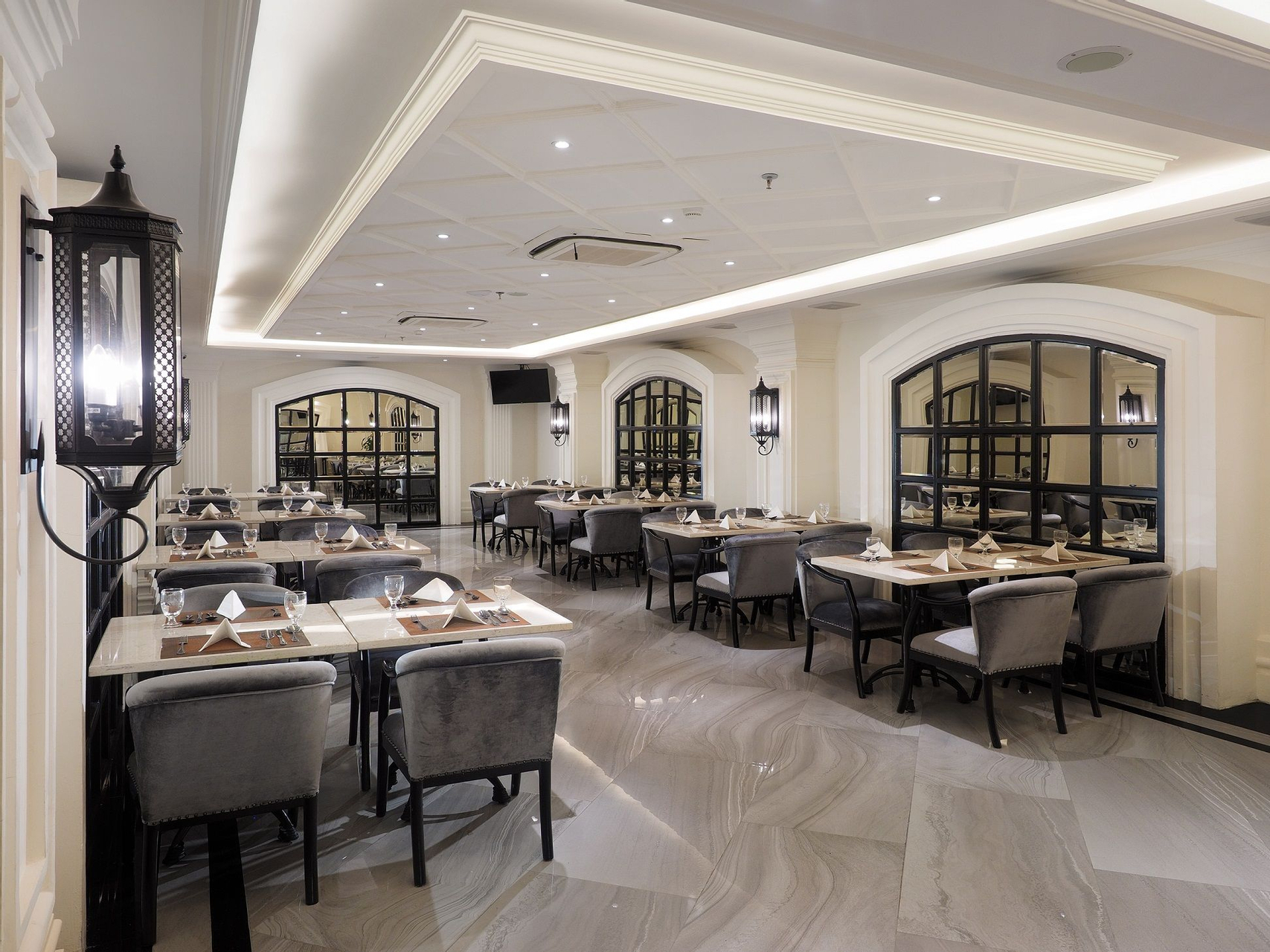 Food & Drinks 5, Le Polonia Medan managed by Topotels (tutup sementara), Medan