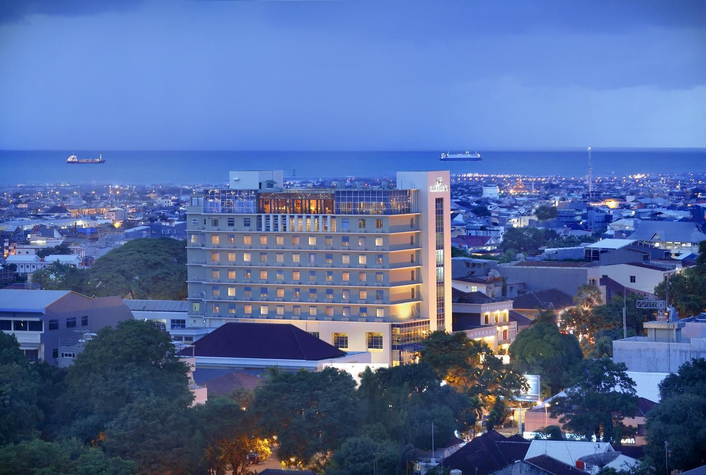 Exterior & Views 1, Hotel Santika Makassar, Makassar