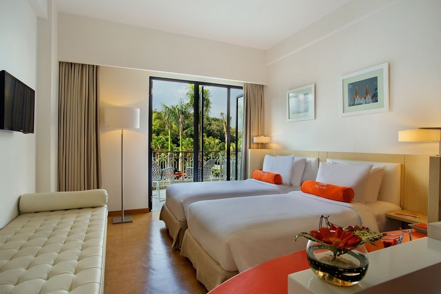 Kamar Deluks Double atau Twin - Pemandangan Kolam Renang
