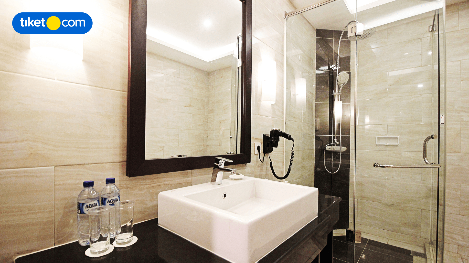 Bathroom 14