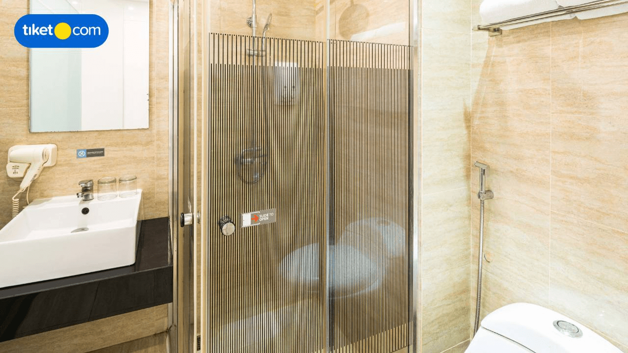 Bathroom 4