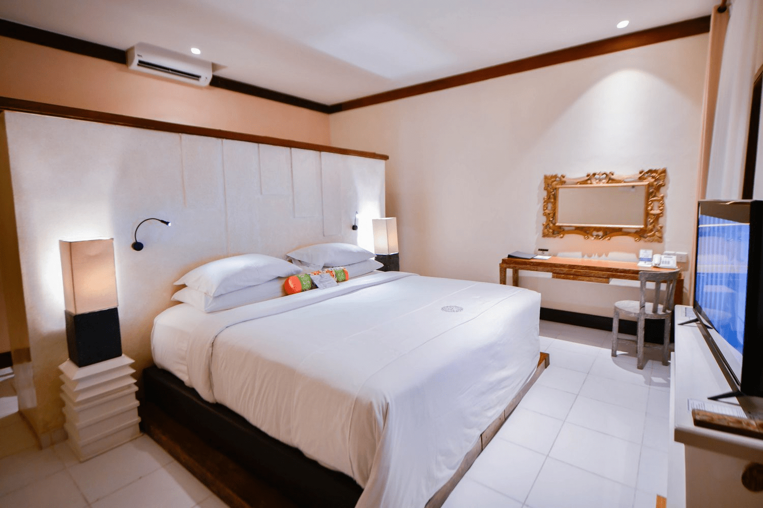 Kamar Premier Double atau Ranjang Lain - Pemandangan Taman