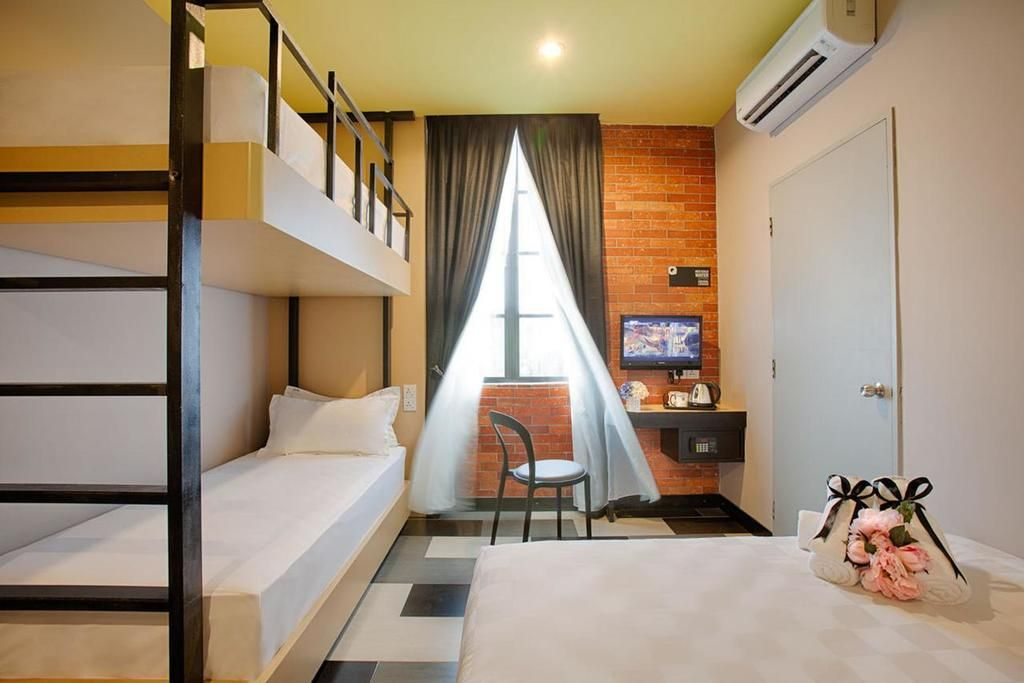 Kamar Keluarga Double atau Ranjang Lain