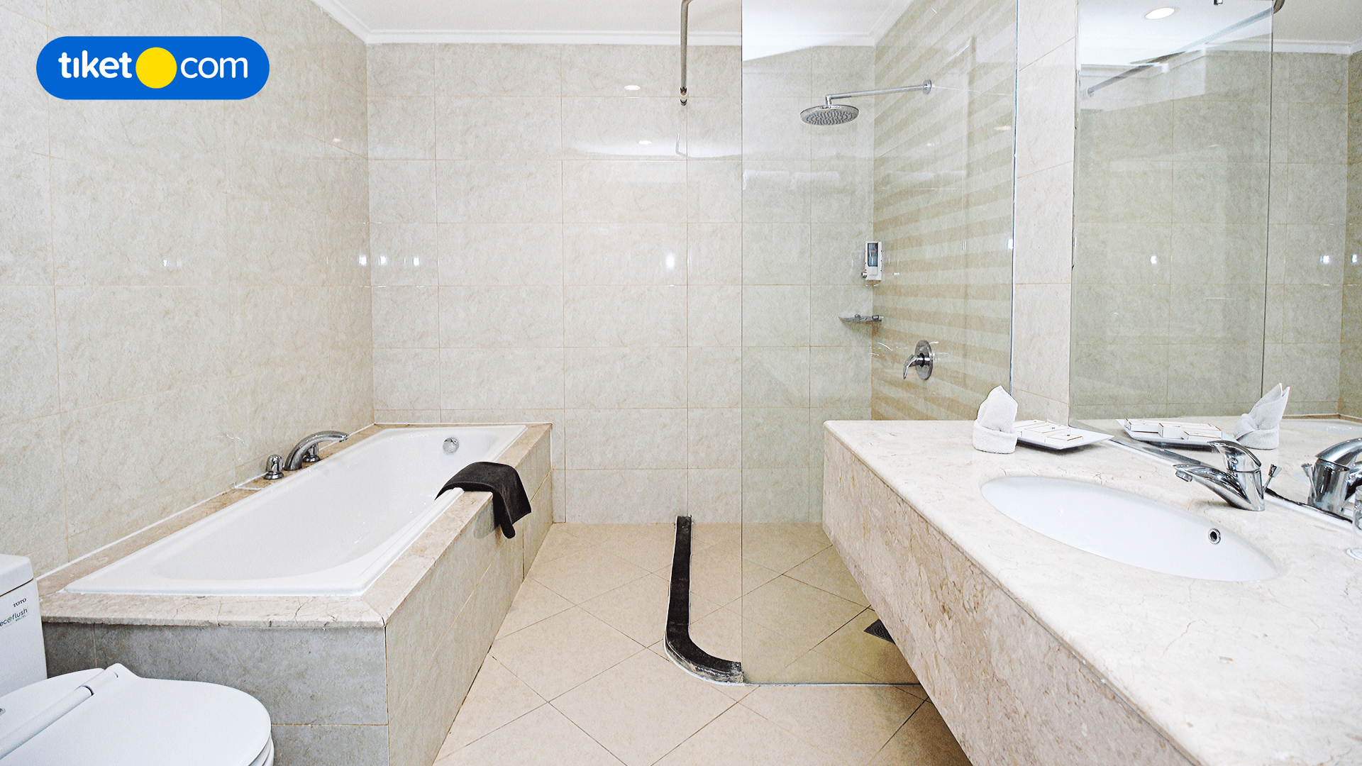 Bathroom 17