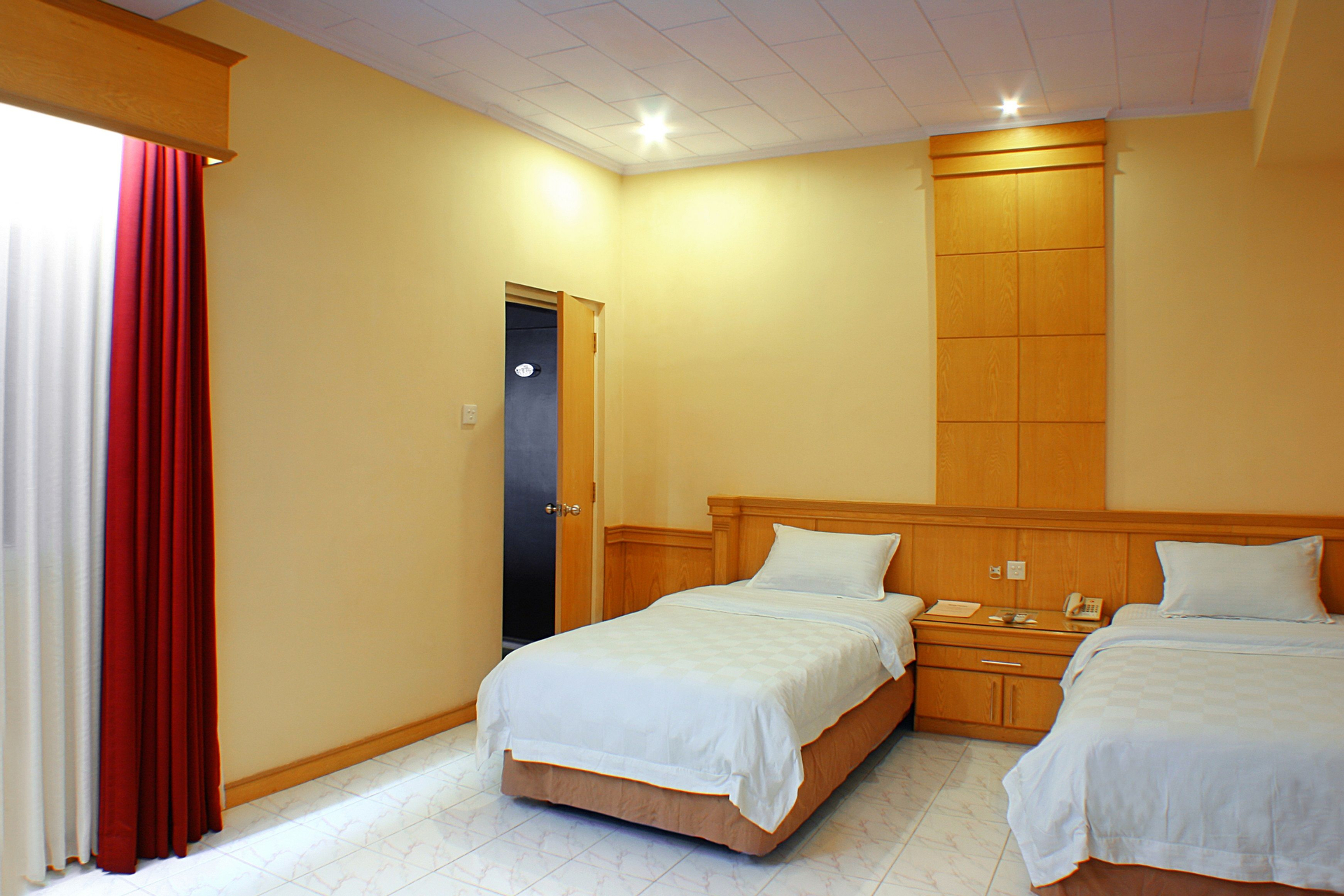 Bedroom 2, Hangtuah Hotel, Padang