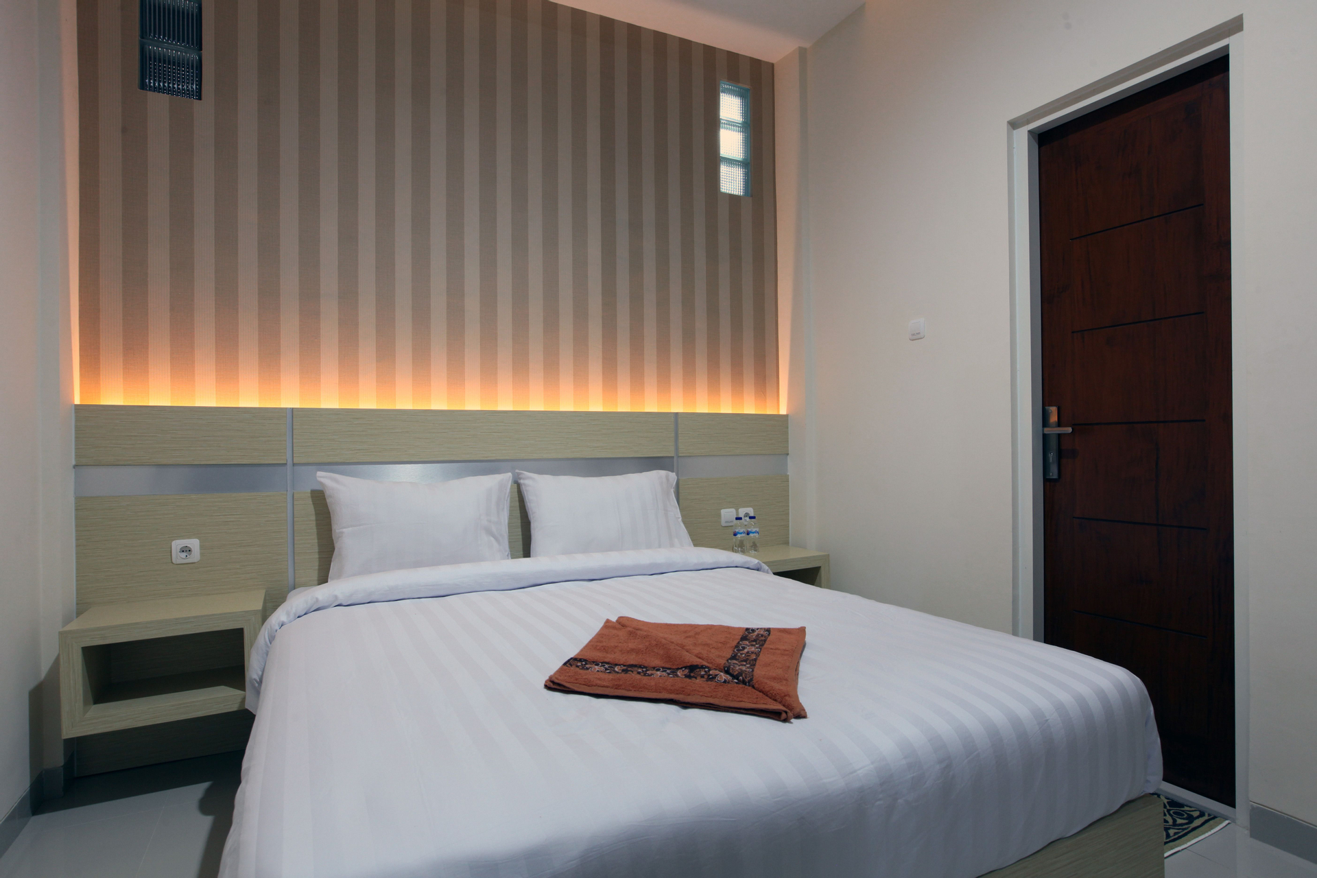 Bedroom 2, SARAS City Hotel, Tuban