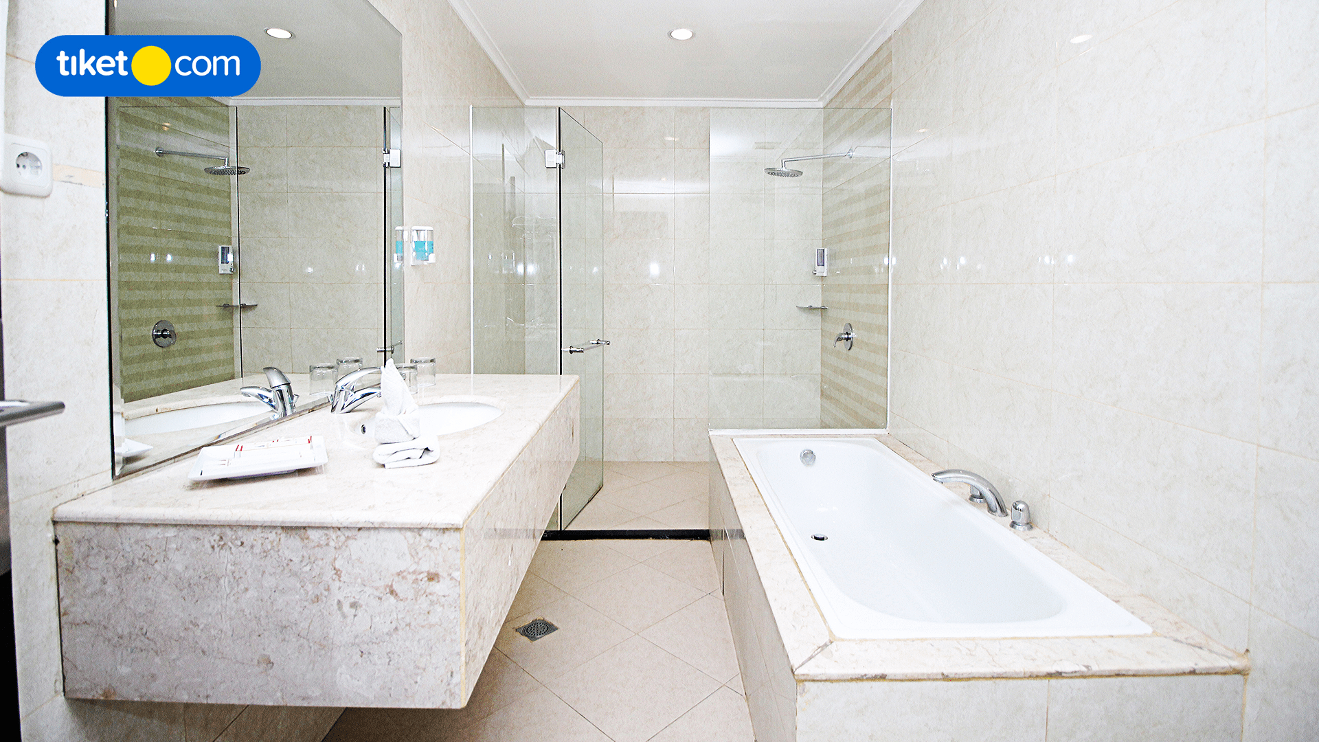 Bathroom 13