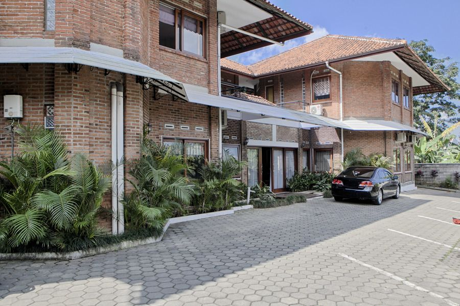 RedDoorz Plus near Dago Pakar, Bandung