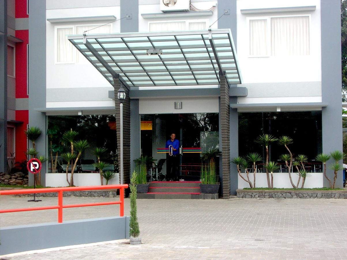 Exterior & Views 2, Wirton Dago Hotel, Bandung