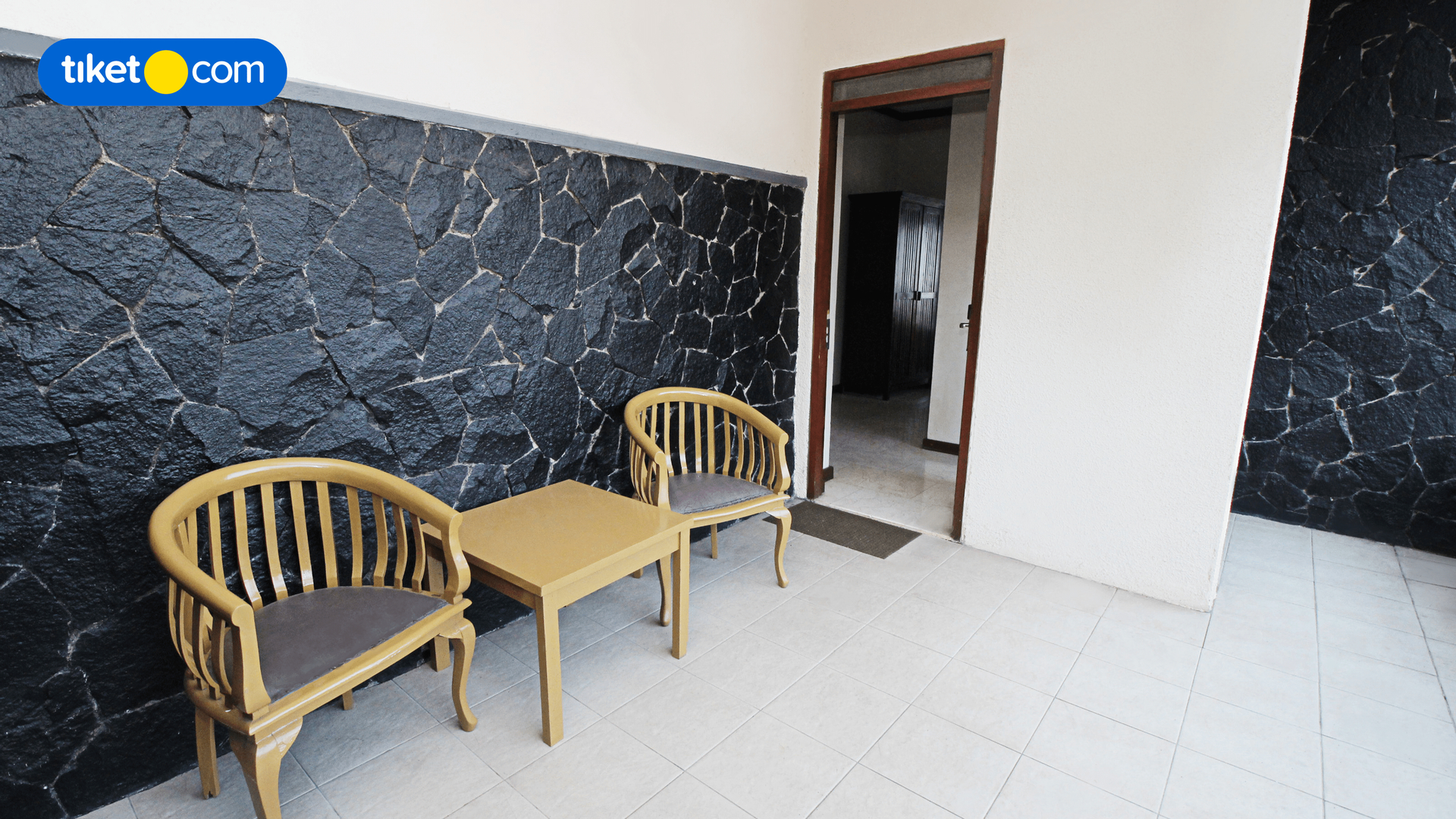 Living Area 8