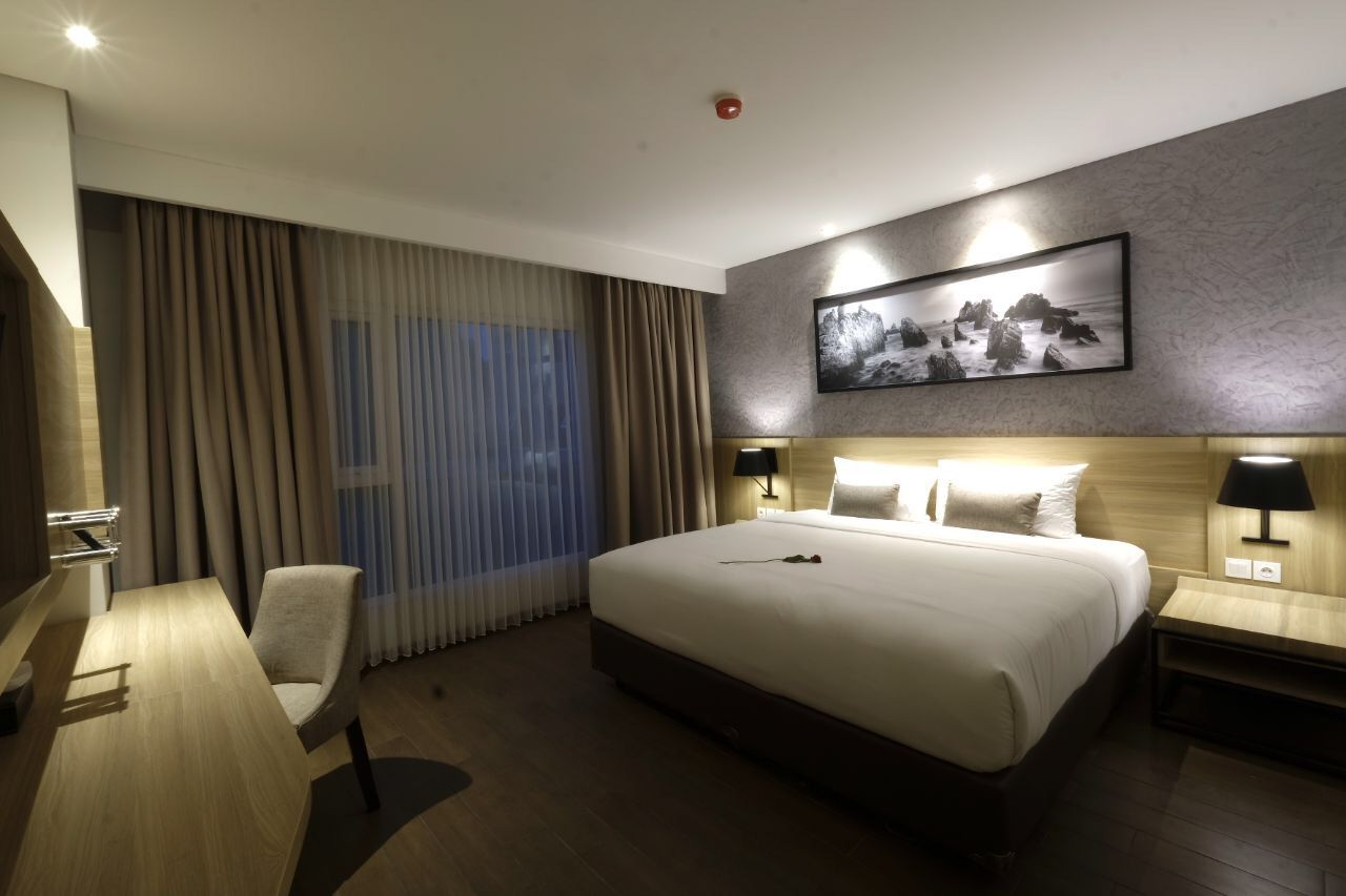 Bedroom 1, AYOLA Lippo Cikarang Hotel, Cikarang