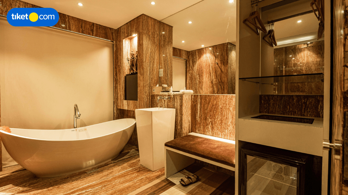 Bathroom 7