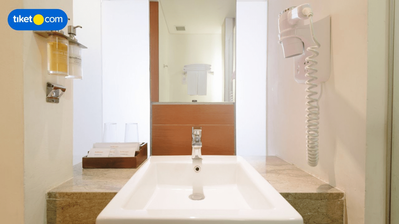 Bathroom 4