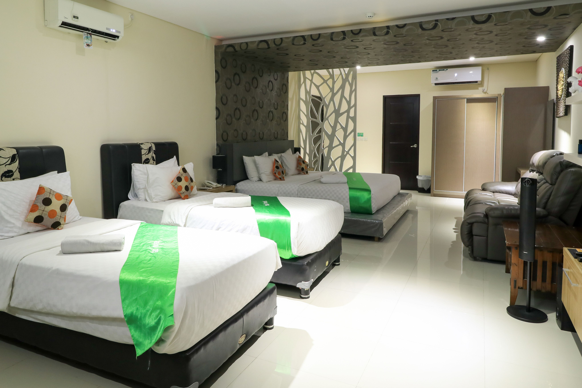 Suite Double atau Ranjang Lain
