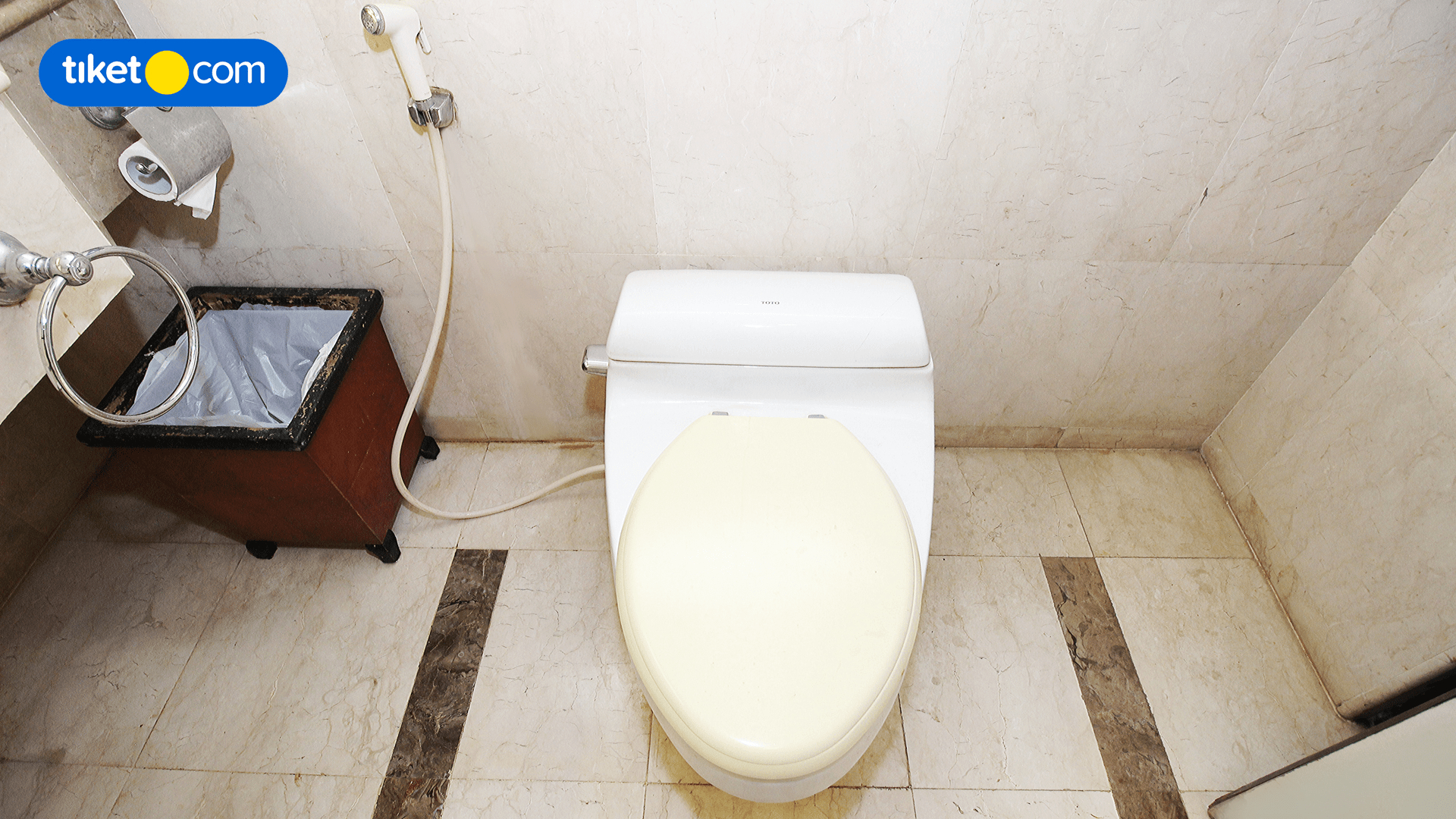Bathroom 16