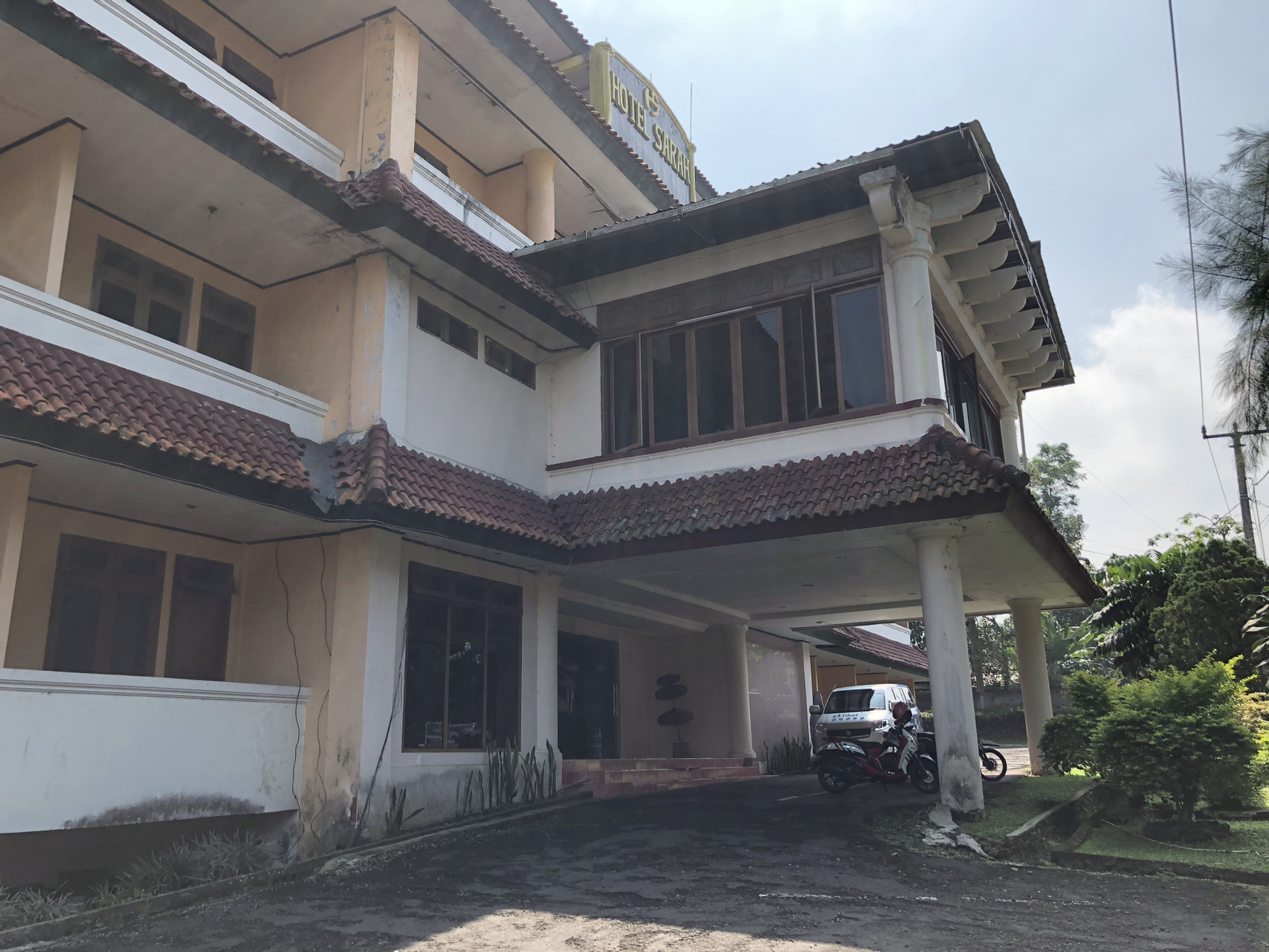 Exterior & Views 1, Hotel Sarah, Sukabumi