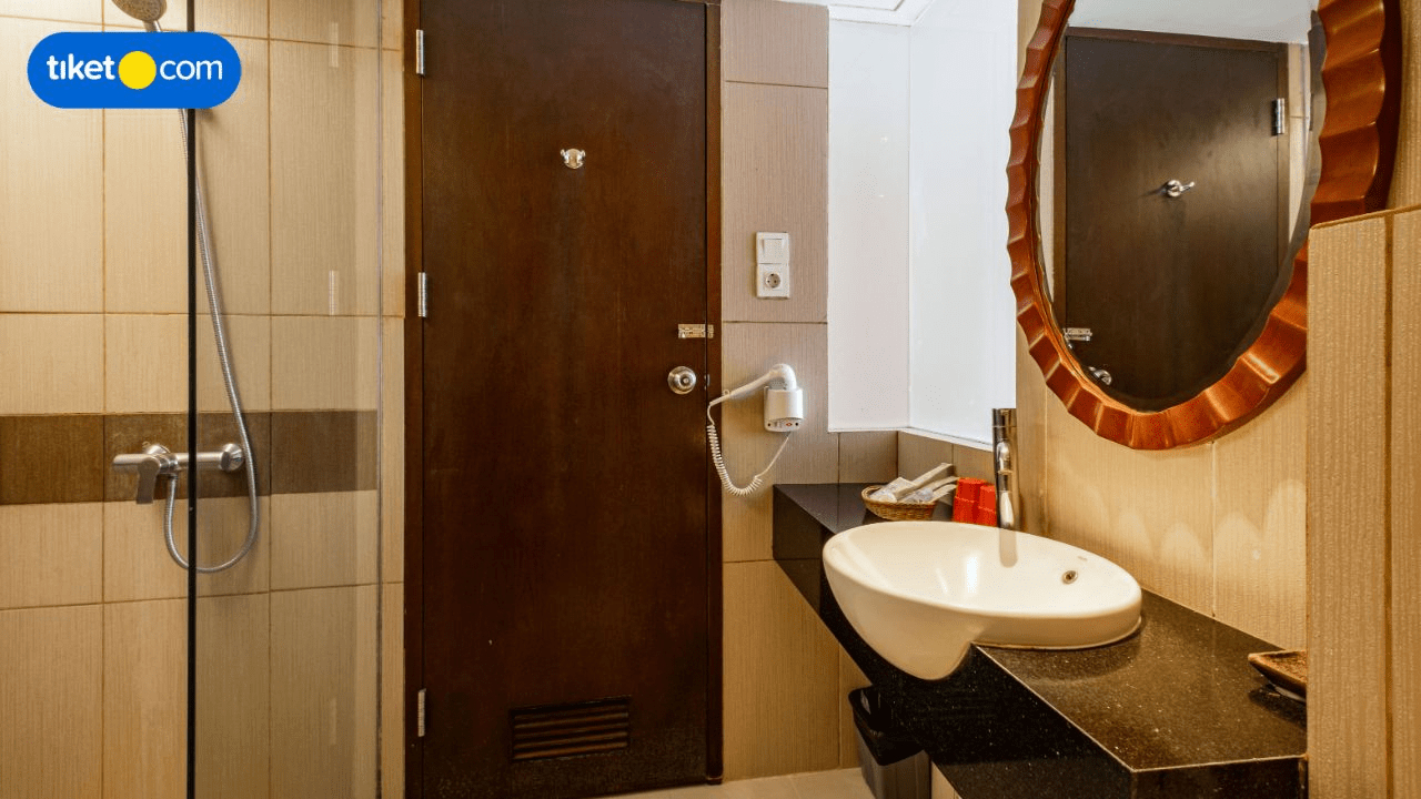 Bathroom 7