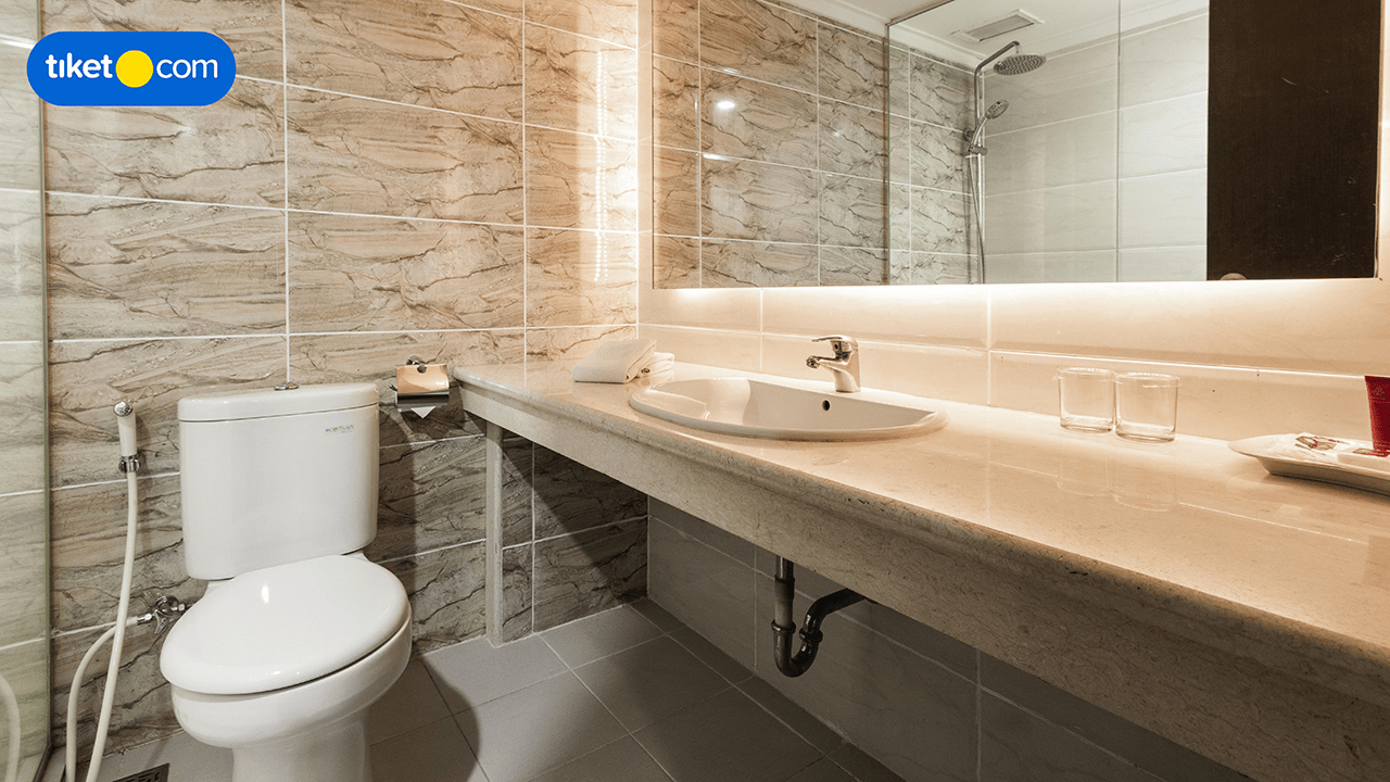 Bathroom 4