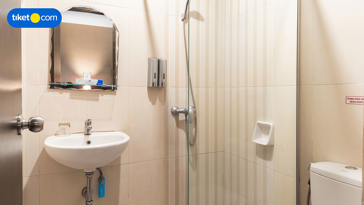 Bathroom 7
