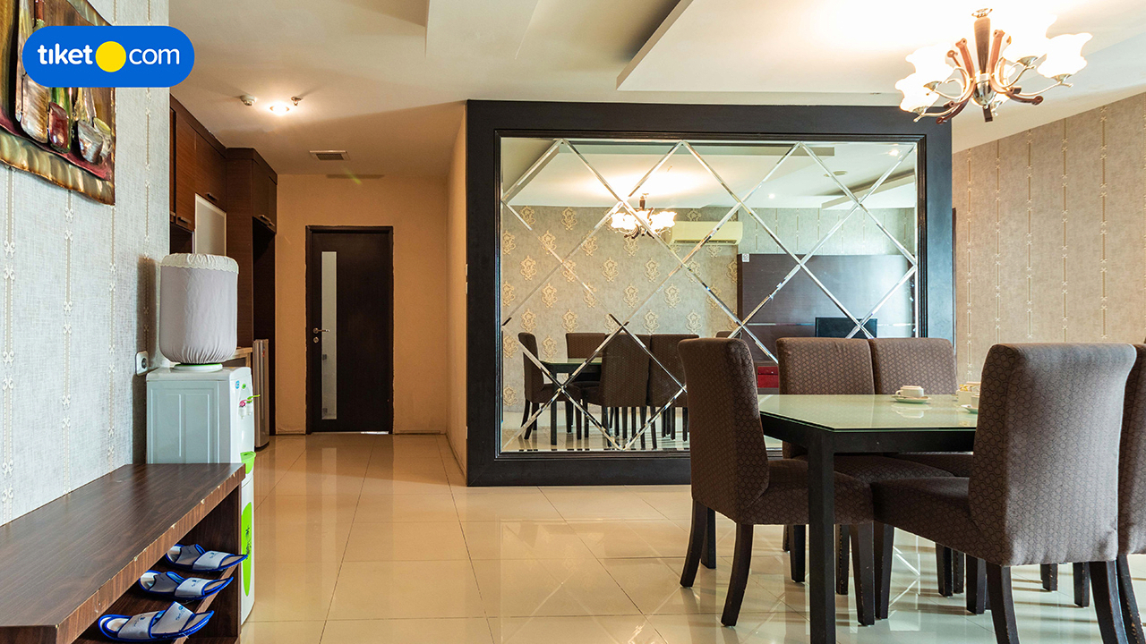 Living Area 6
