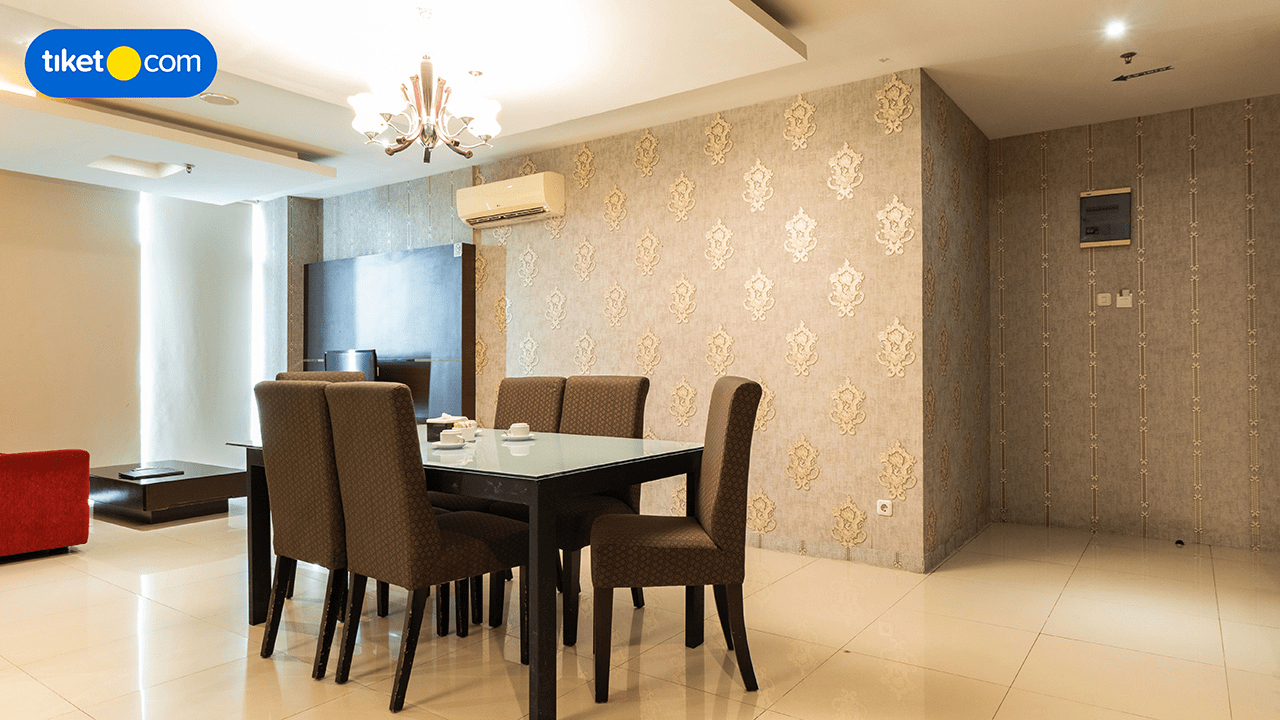 Living Area 11