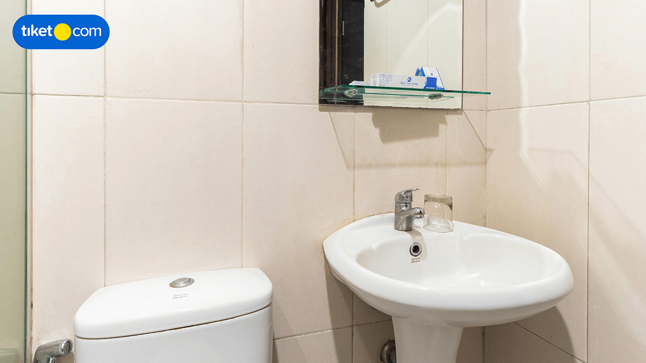Bathroom 15
