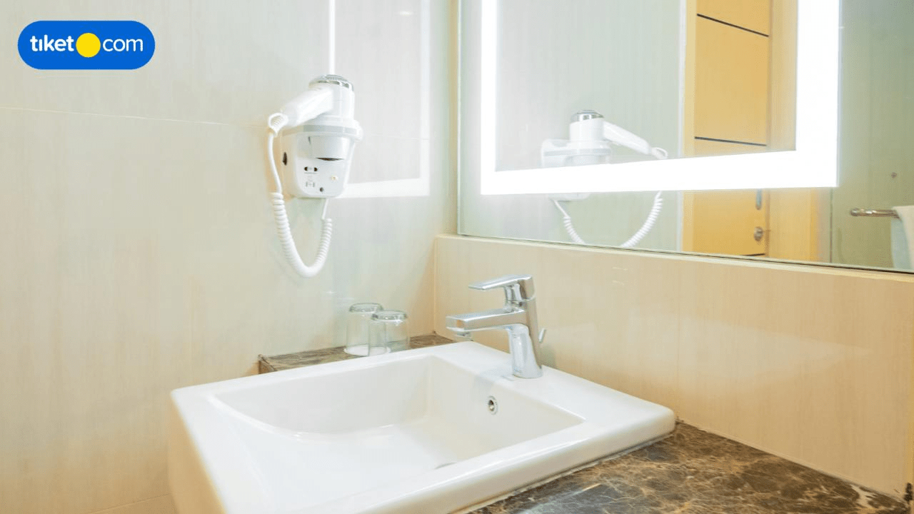 Bathroom 11