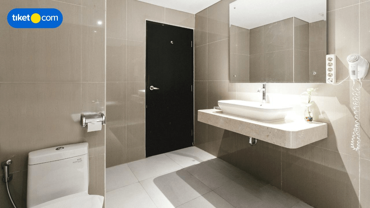 Bathroom 4