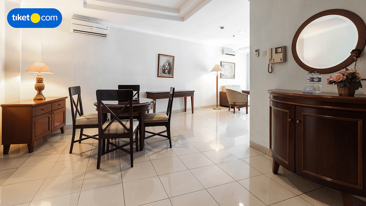 Living Area 10