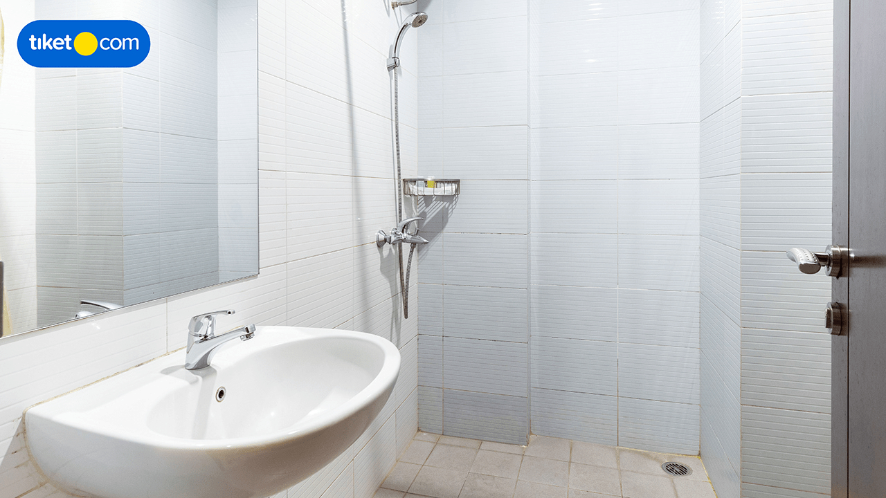 Bathroom 4