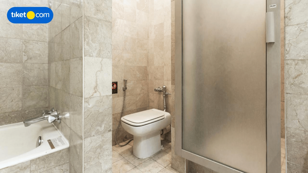 Bathroom 7