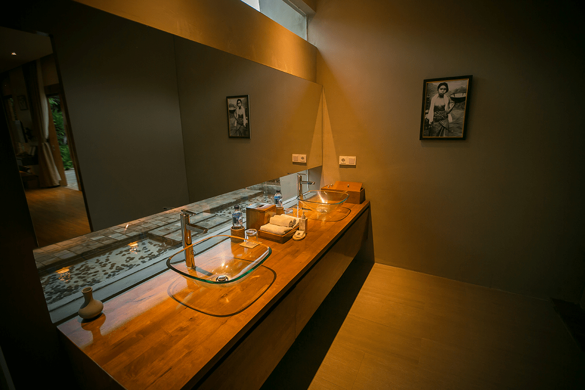 Bathroom 12