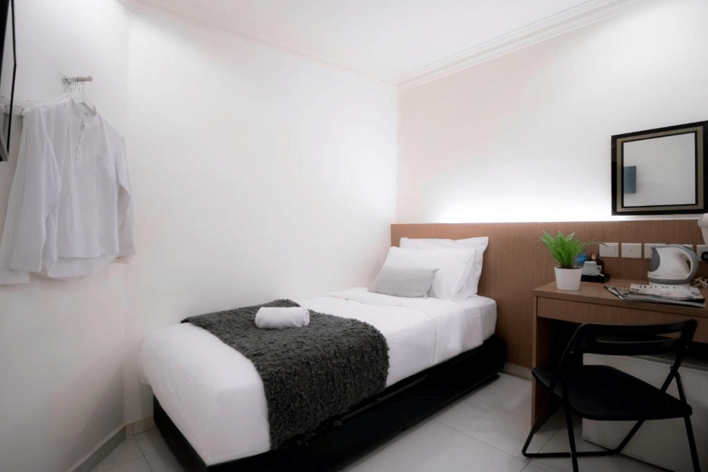 Bed 8