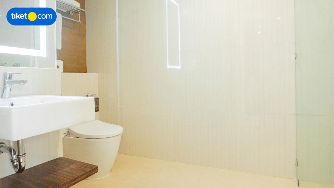 Bathroom 17