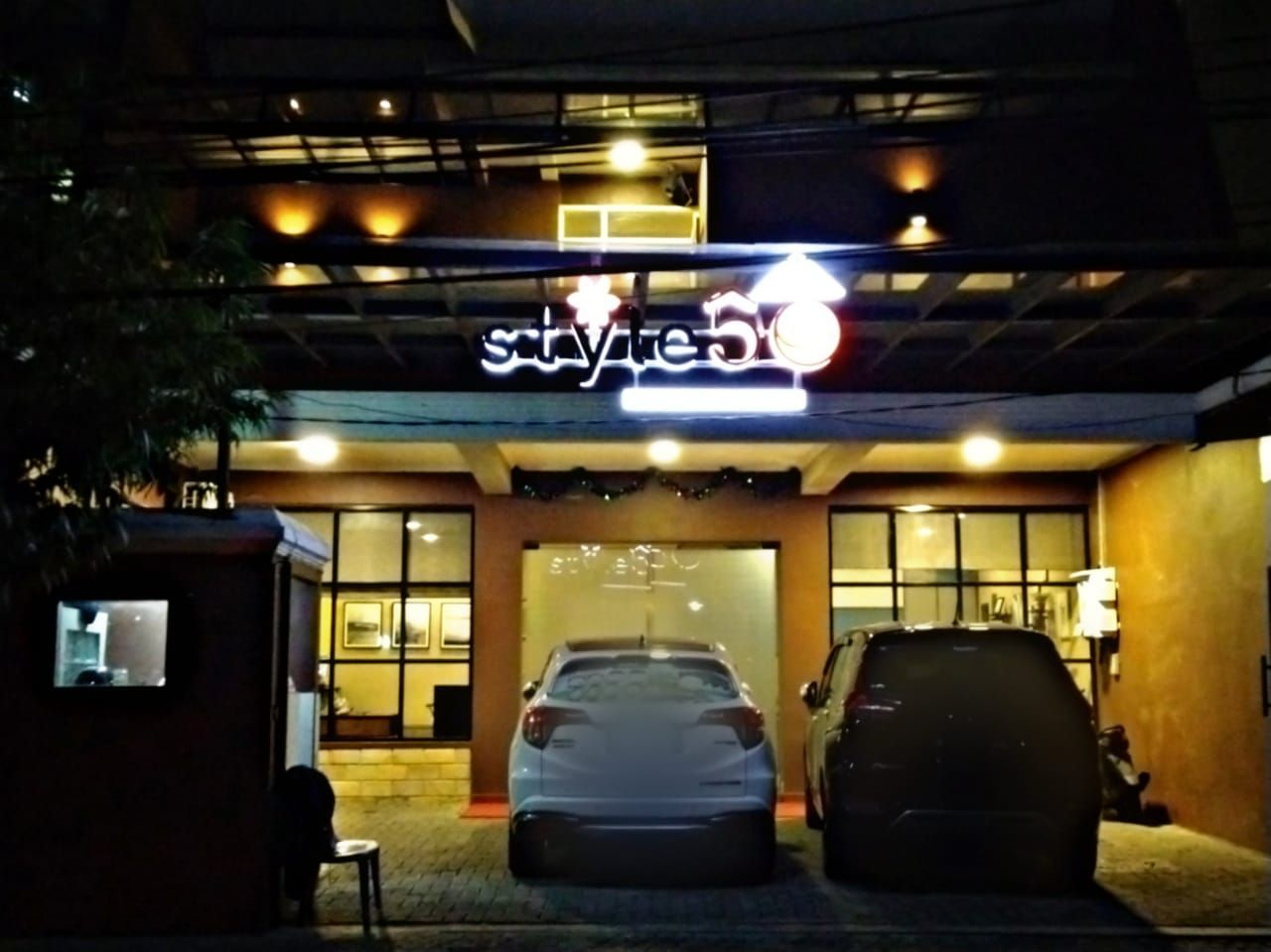 Exterior & Views 1, Style 50 Homestay, Surabaya