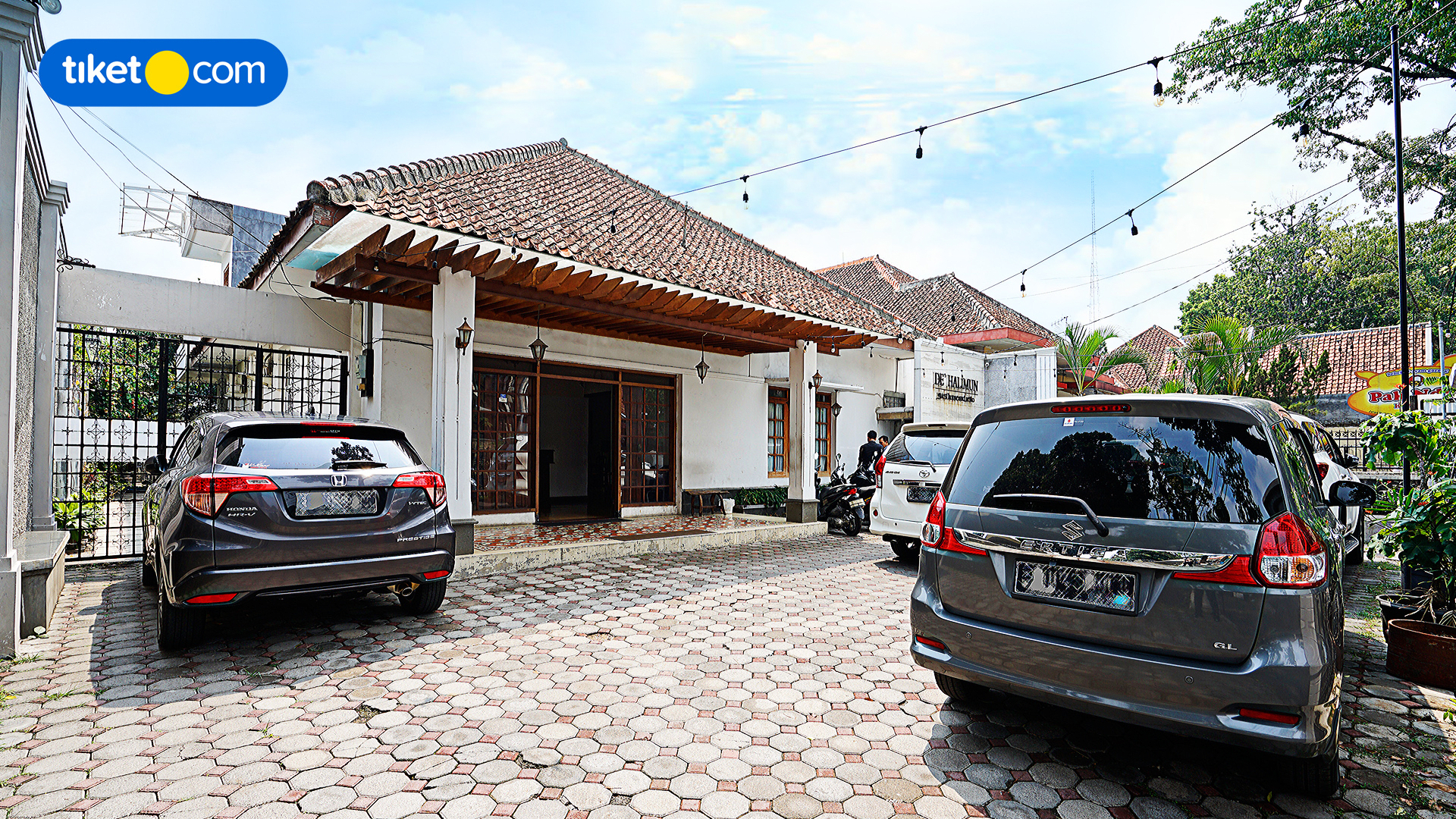 Exterior & Views 1, De Halimun Guest House, Bandung