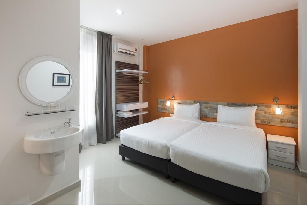 Bedroom 2, Grand Swiss Hotel by Moxy, Pulau Penang