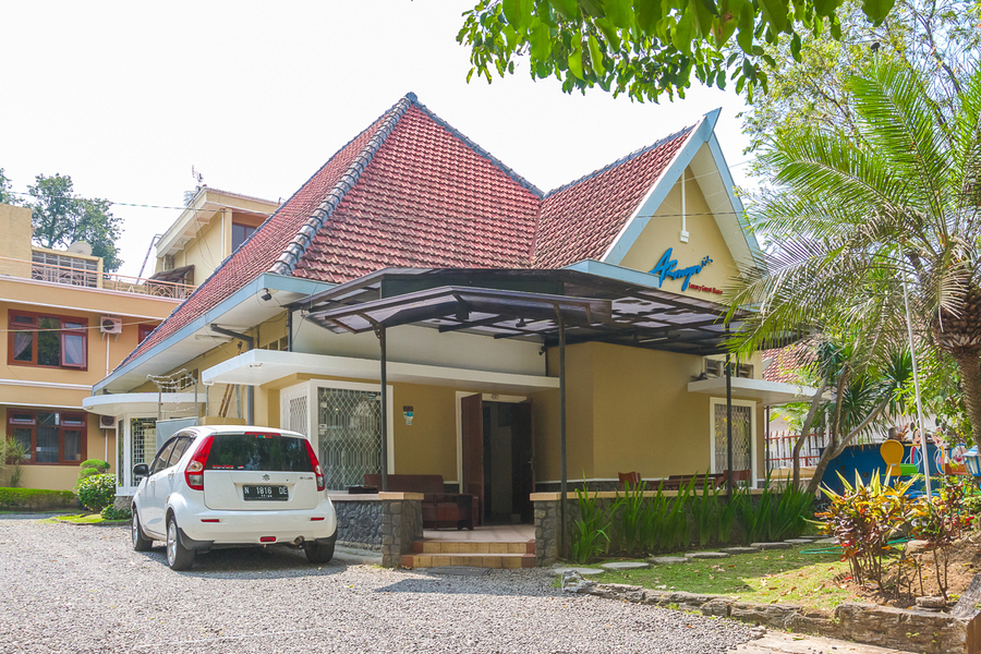 RedDoorz Plus near Brawijaya Museum, Malang