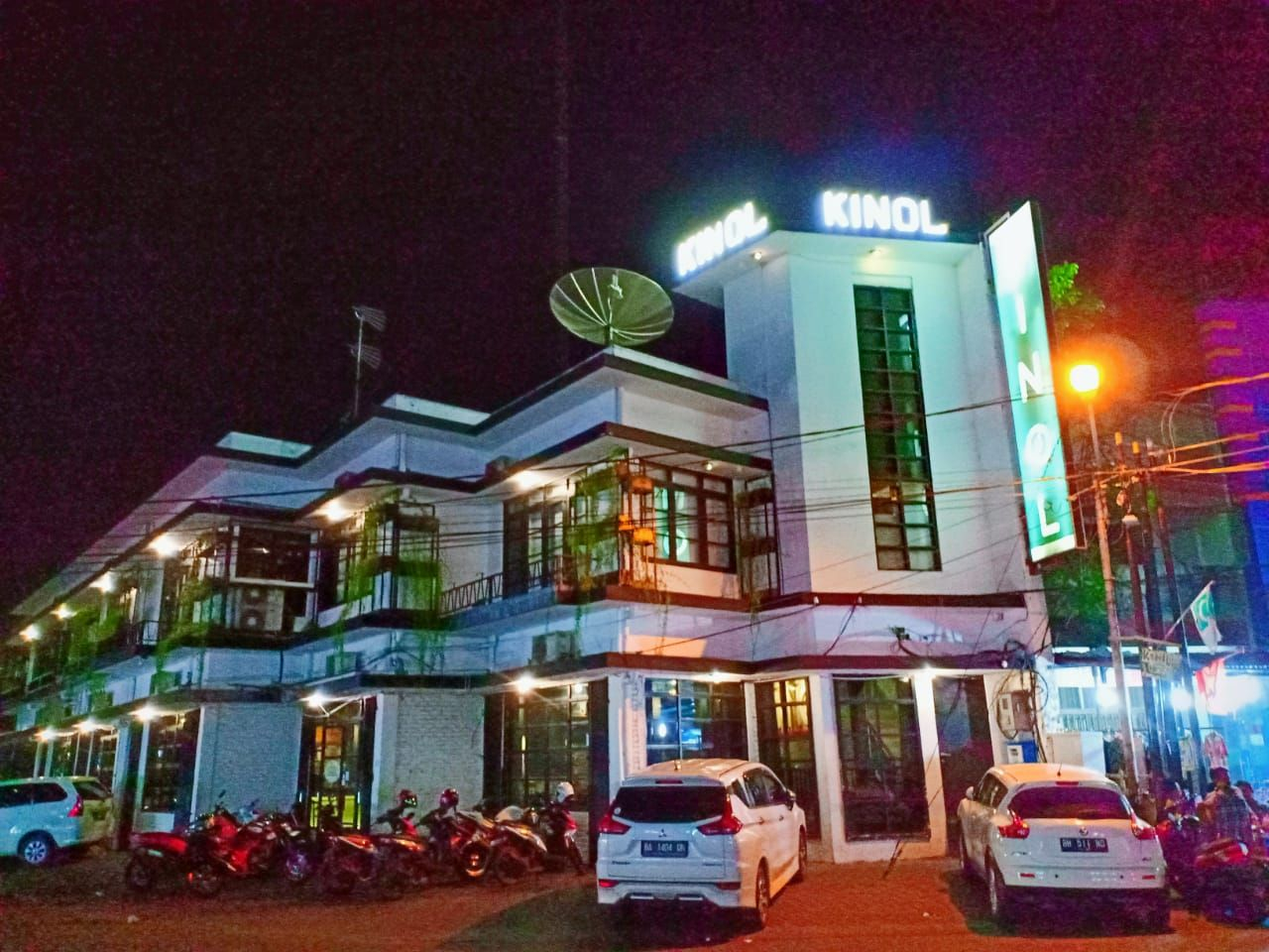 Exterior & Views 1, Kinol Homestay, Padang