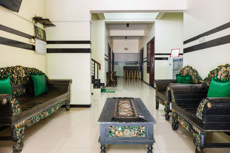 Public Area 3, RedDoorz Syariah @ Ketintang Surabaya, Surabaya