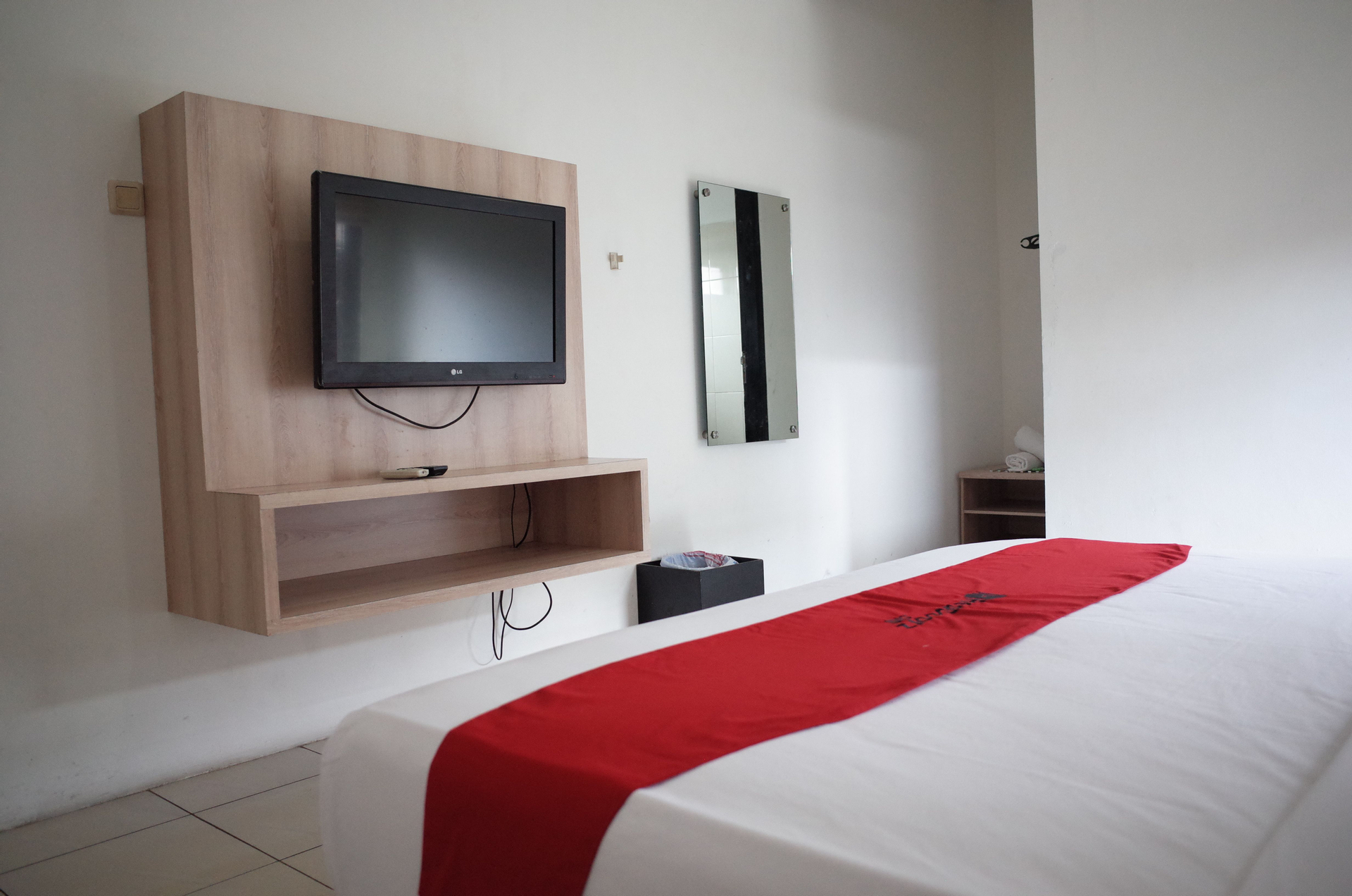 Bedroom 1, RedDoorz near Alun-Alun Kota Sukabumi, Sukabumi