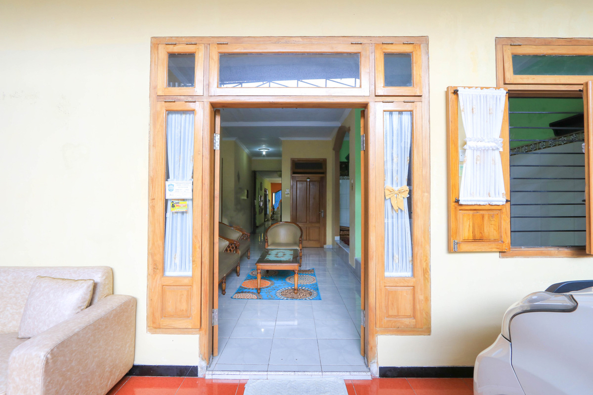 Others, SPOT ON 2440 Wallet Family Residence Syariah, Lumajang