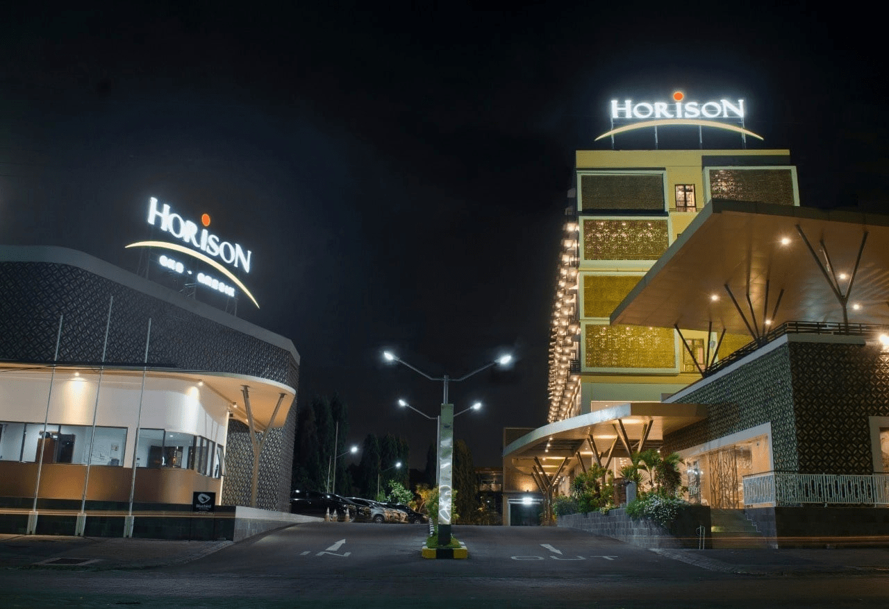 Horison GKB Gresik, Gresik