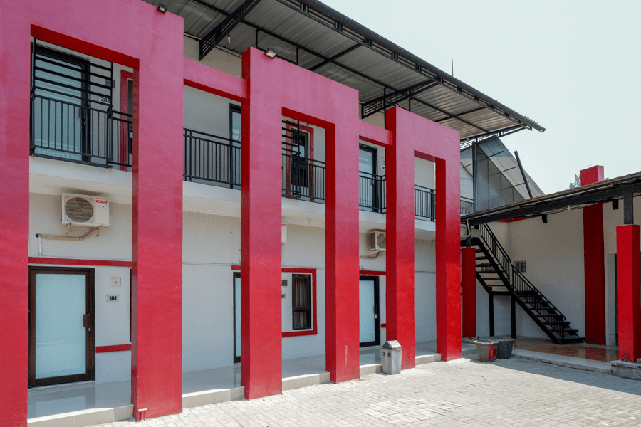 RedDoorz Syariah near Alun Alun Tegal, Tegal